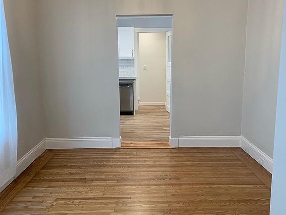 5th image of 350 Douglass St