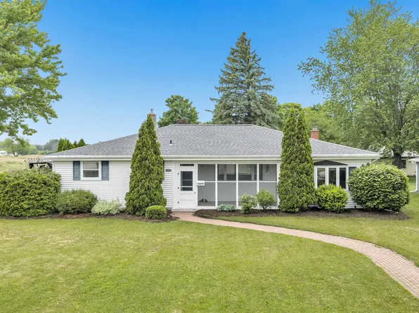 1529 Clark St, Algoma, WI 54201