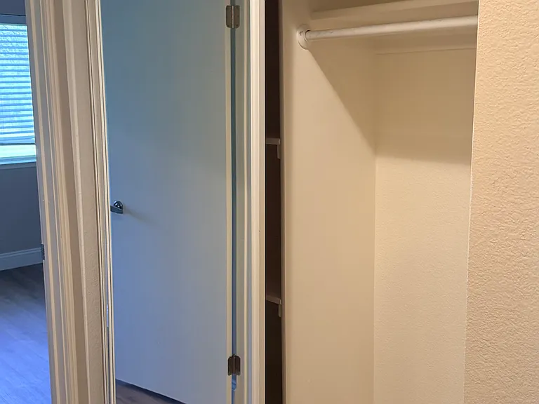 103 Tuscany Ct — Photo 16