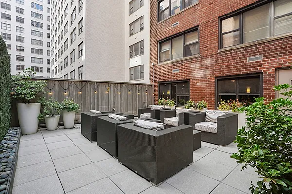 Rented by Greystar | media 15