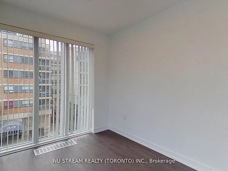 50 McCaul St #405 — Photo 22