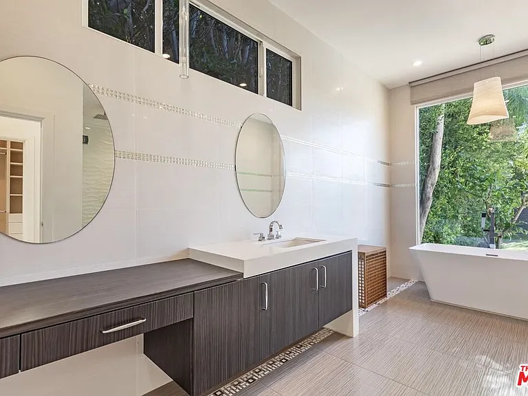 703 N Maple Dr — Photo 23