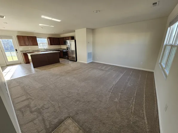 781 Phipps Ln, Columbia, SC 29209