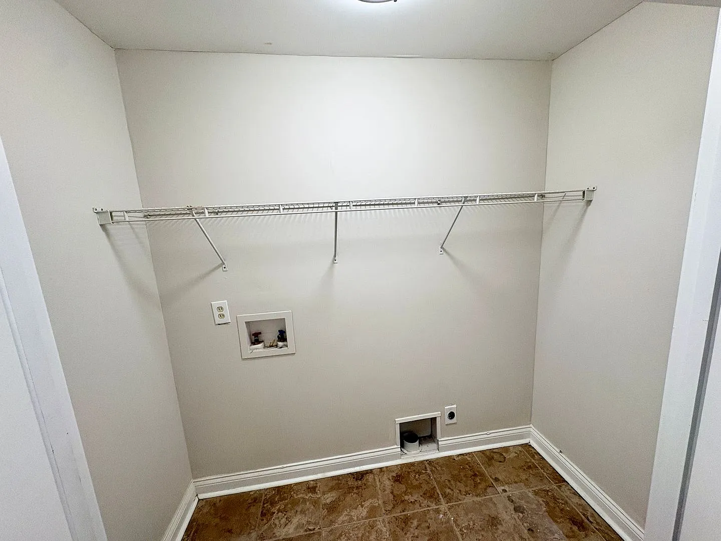 Beautifully Renovated 3-Bedroom Home in Downtown Brandon! — Photo 4