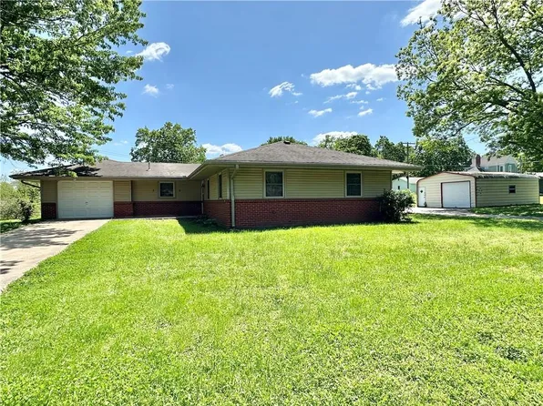 609 E Rose Ln, Butler, MO 64730