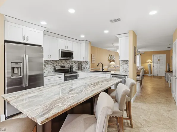 8336 Charter Club Cir Unit 7, Fort Myers, FL 33919