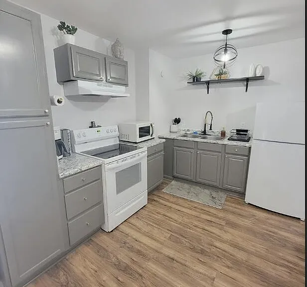 1318 Lee Ave #C7 — Photo 2