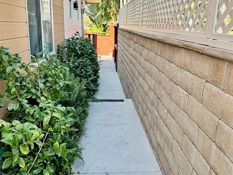270 Pearl St #LOWER — Photo 15