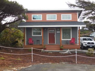 4562 Falcon St, Florence, OR 97439