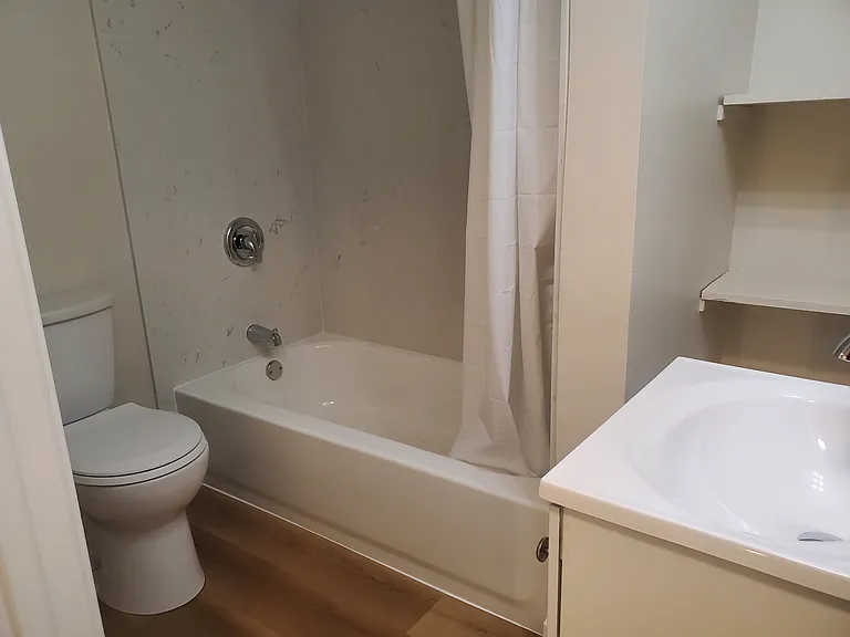 1590 Detroit Ave — Photo 9