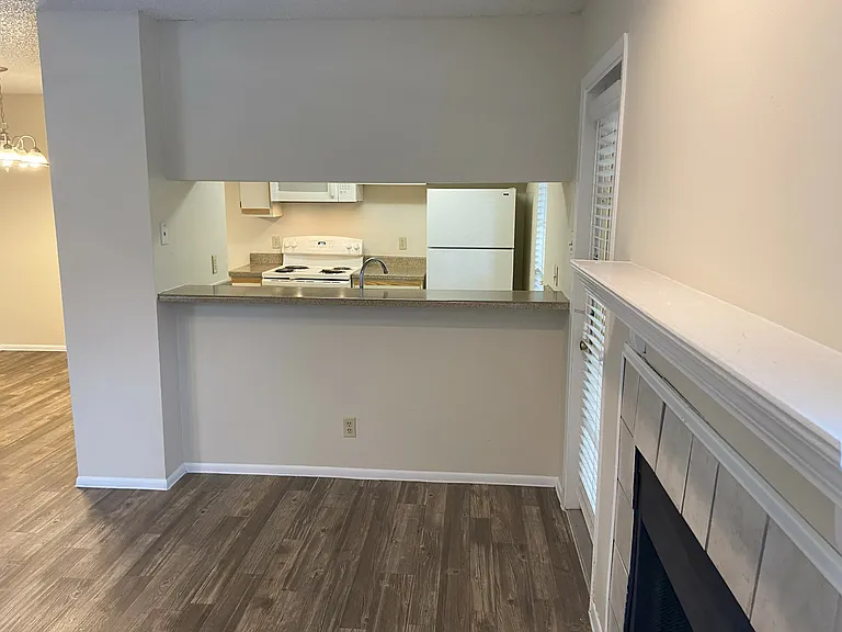 Hidden Oaks Apartments — Photo 14