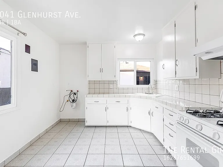 3041 Glenhurst Ave — Photo 4