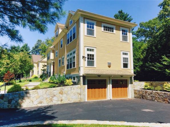 62 Country Club Ln, Belmont, MA 02478