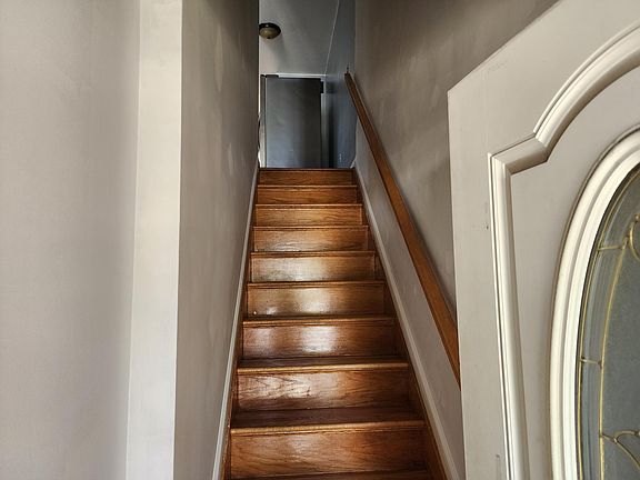 2nd image of 3730 Hylan Blvd #3