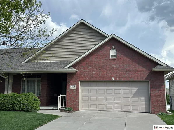 7538 Kentwell Ln, Lincoln, NE 68516
