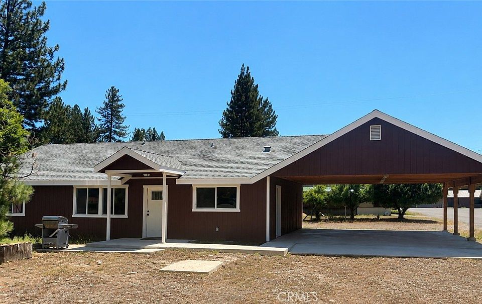 1st image of 761 Pine Way