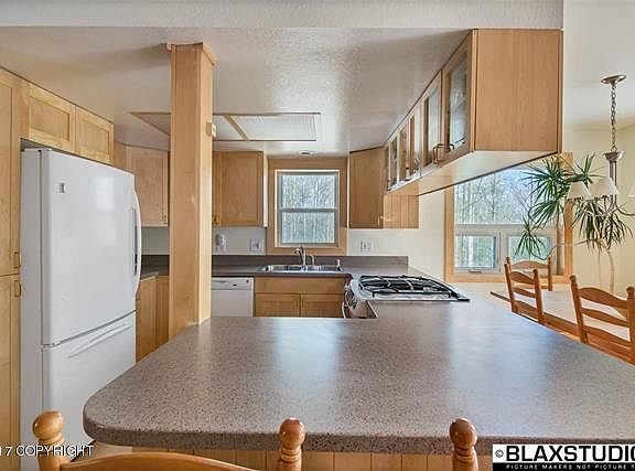 3rd image of 1110 Violet Dr