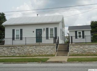 1025 S 8th St, Quincy, IL 62301