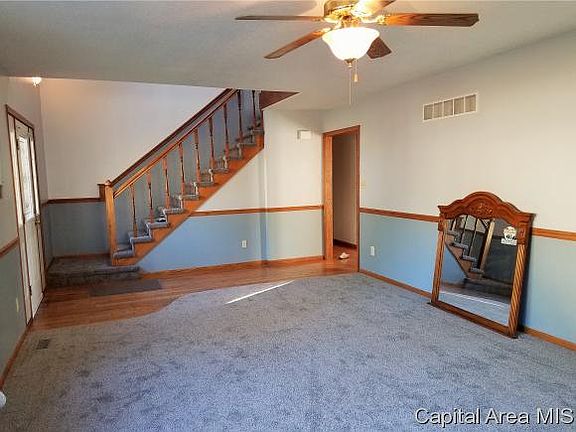 4th image of 1076 N Cedar St