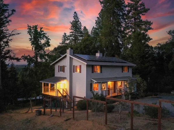 10052 Skyline Dr, Grass Valley, CA 95945