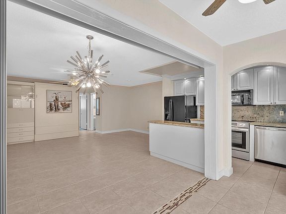 4th image of 2000 Diana Dr APT 207