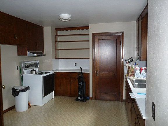 5th image of 17 Steele Ave