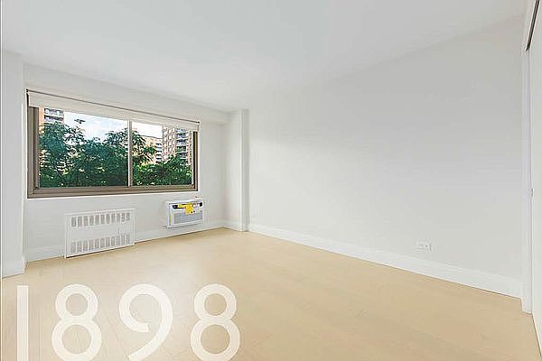 1st image of 120 W 97th St APT 13A