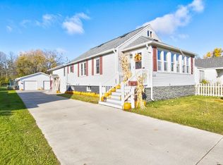 4309 10th St, Menominee, MI 49858
