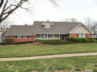 2129 Hillside Dr, Salina, KS 67401