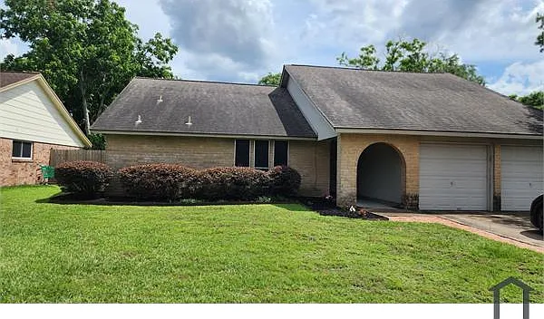 4 bed, 1914 sqft, $2,000 — Photo 2