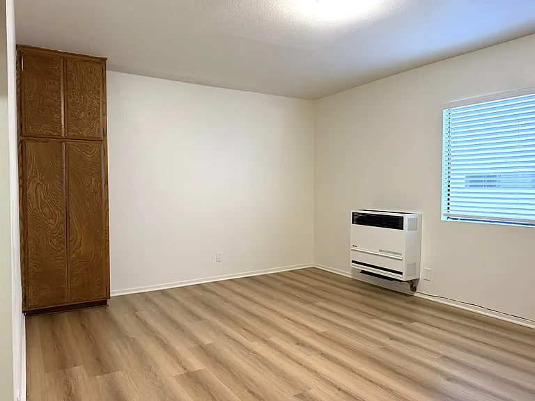 1804 S Cabrillo Ave #E — Photo 5