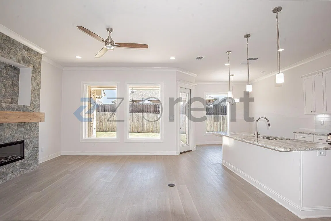 4 bed, 1803 sqft, $2,500 — Photo 4