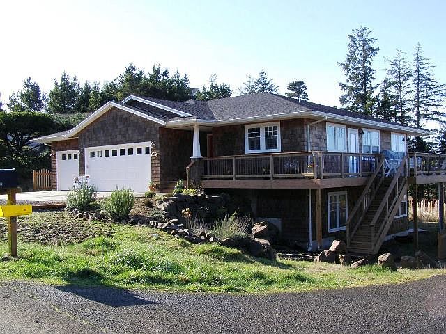 2nd image of 1006 Hillsdale St W