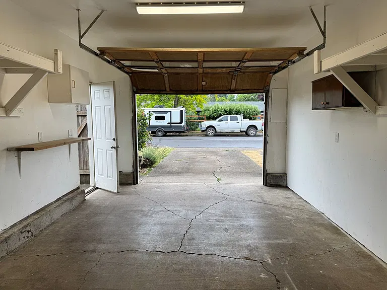 486 W N St — Photo 6