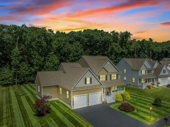 40 Wells Dr, Tewksbury, MA 01876