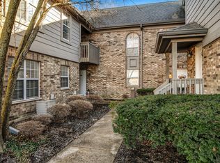 11 Foxcroft Rd APT 219, Naperville, IL 60565