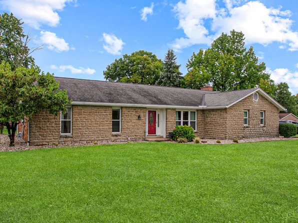 8044 Honeysuckle Ln, West Chester, OH 45069