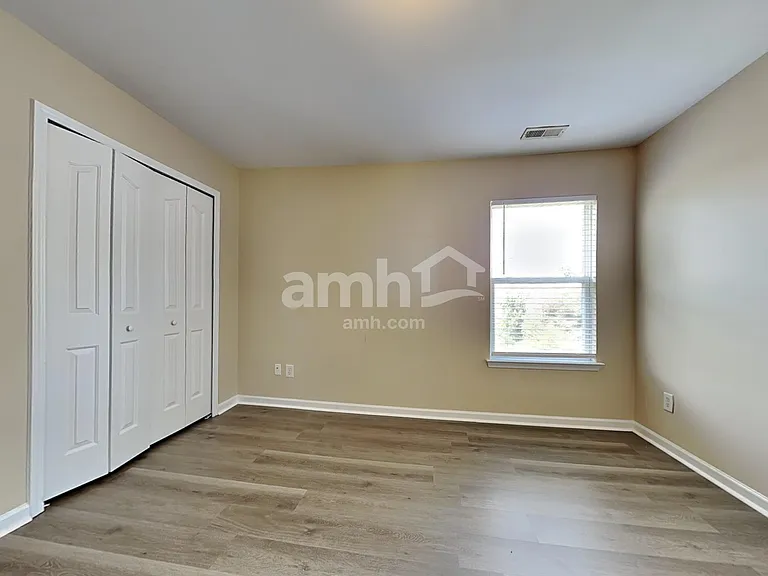 533 Wrayhill Dr — Photo 24