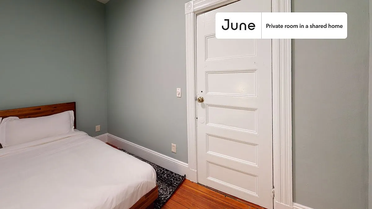 Full bedroom in 4 bed/1.5 bath home in Allston #835 A — Photo 2