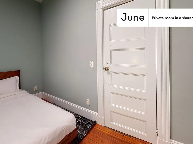 11 Linden St #A — Photo 2