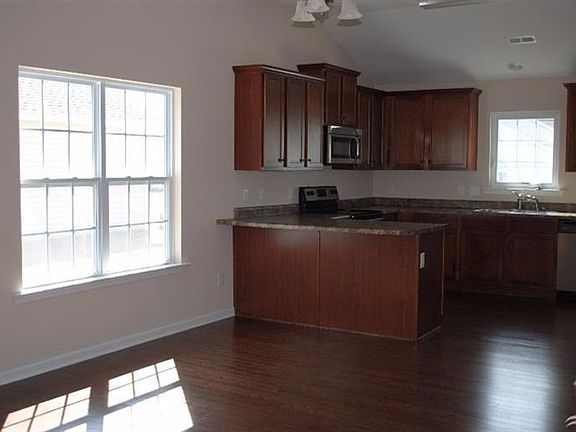 5th image of 4256 Cherry Laurel Lane SE