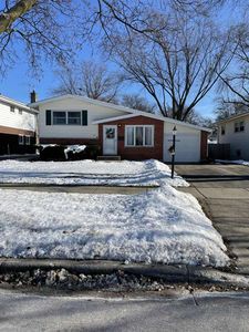621 N Forest Ave, Mount Prospect, IL, 60056