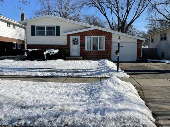 621 N Forest Ave, Mount Prospect, IL 60056