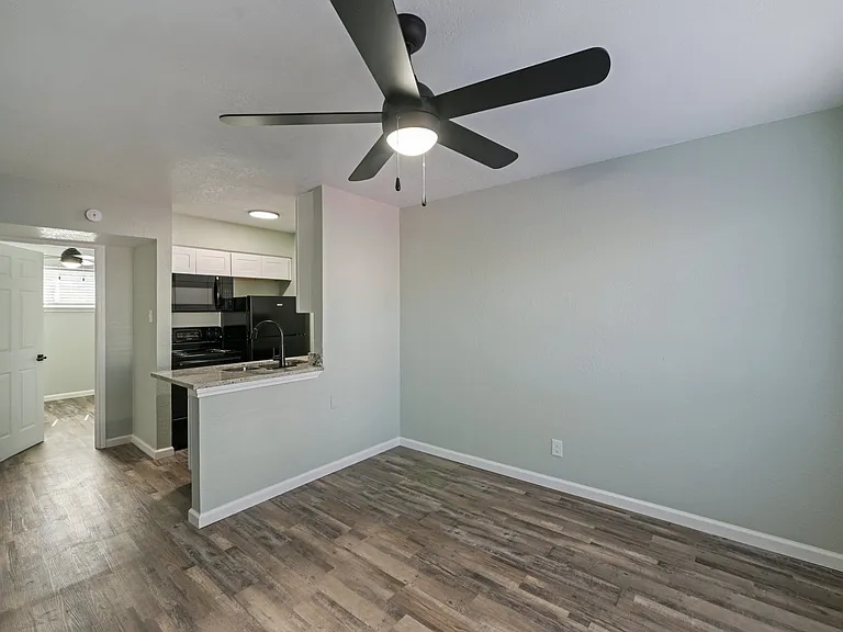 The Element on Live Oak — Photo 15