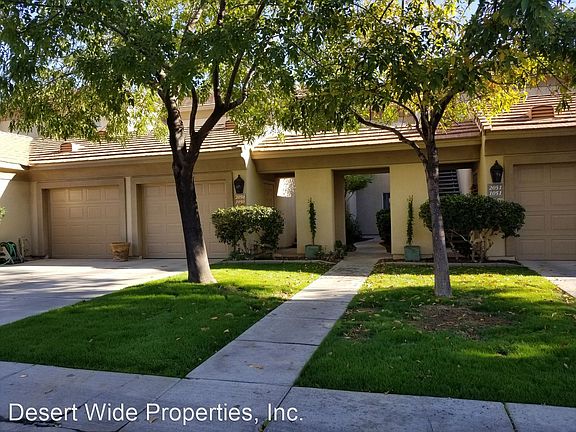 2nd image of 7401 W Arrowhead Clubhouse Dr Unit 1050