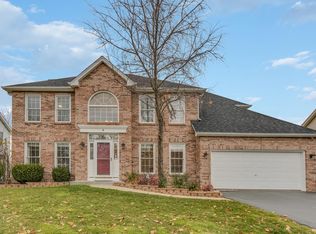 8 Yukon Ct, Bolingbrook, IL 60490