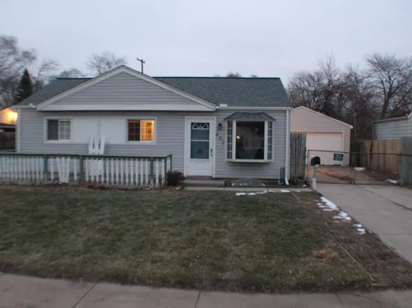 469 Woodlawn Ave, Ypsilanti, MI 48198