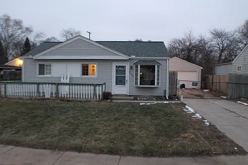 469 Woodlawn Ave Photo 1
