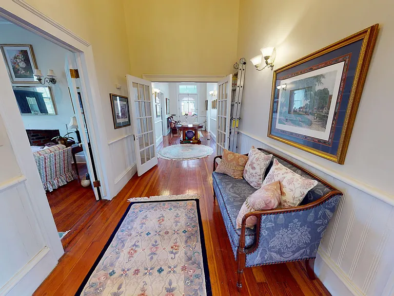 648 Clayton St — Photo 8