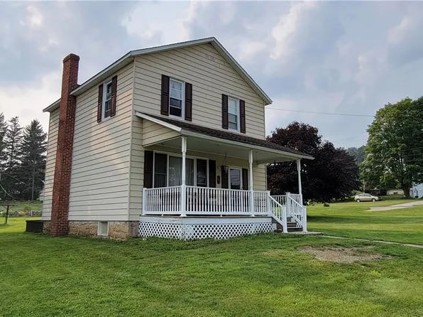 107 W 1st St, Gray, PA 15544